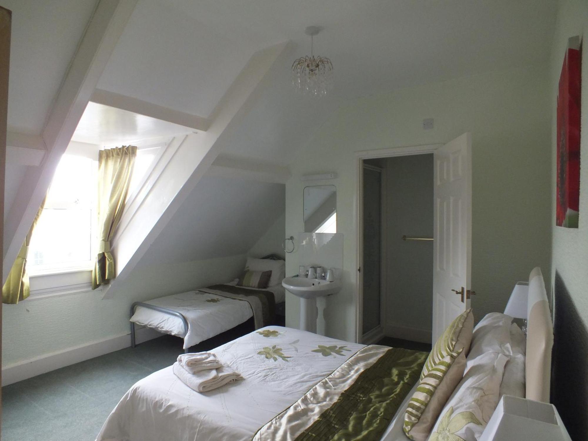 Taormina Guest House Tenby Dış mekan fotoğraf